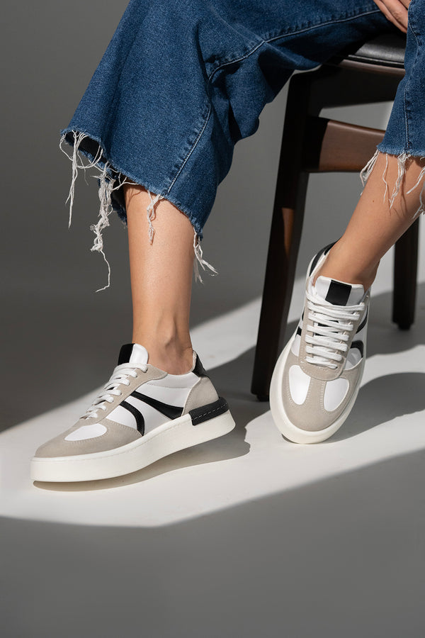 Capti Beyaz Bağcık Detaylı Kadın Sneaker