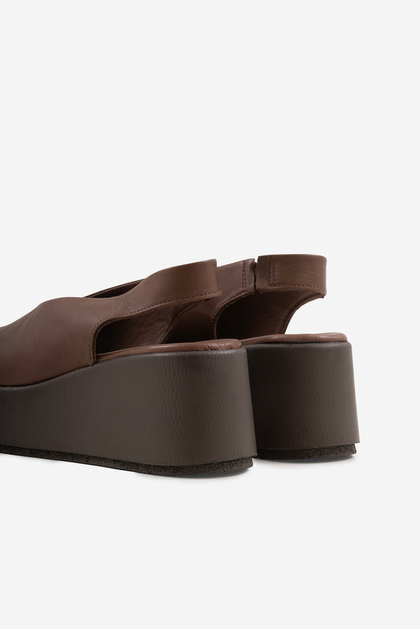 Yezzi   Kahverengi   Hakiki Deri Dolgu Topuk Kadın Sandalet