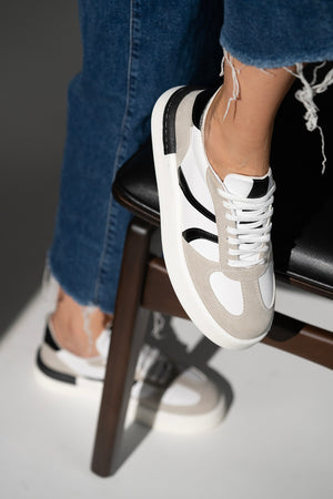Capti Beyaz Bağcık Detaylı Kadın Sneaker