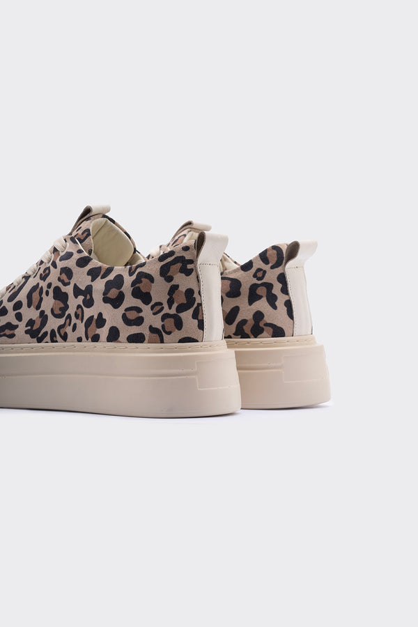 Amber  Bej  Hakiki  Süet Deri Leopar Detaylı Bağcıklı Kadın Sneaker