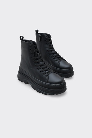 Ballas Siyah Kadın Bot