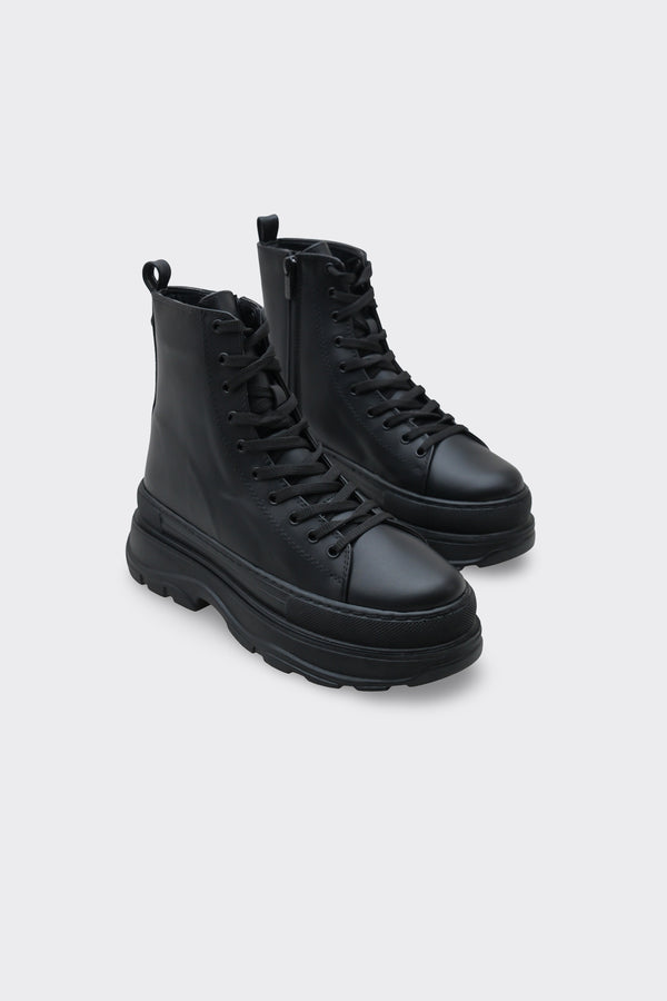 Ballas Siyah Kadın Bot